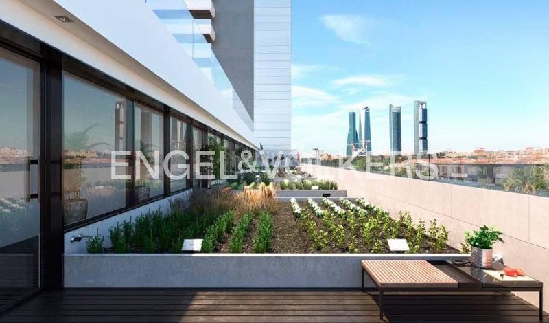 Foto df0f4dd4-a282-4f3f-8c38-43a6dbb89ffc. Pis amb calefacció aparcament piscina a Valdeacederas Madrid