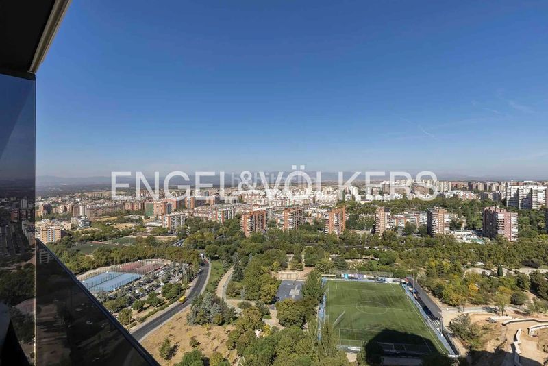 Foto fba6a740-bbfe-4cbb-8628-ba031e8d5cb7. Pis amb calefacció aparcament piscina a Valdeacederas Madrid
