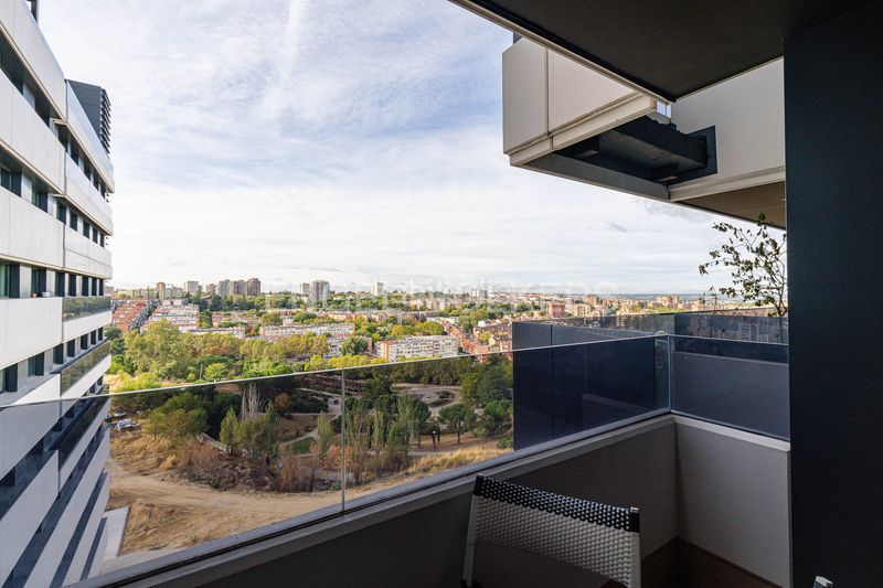 Foto fd78dd5c-5854-4474-a620-745845648e60. Piso espectacular piso de lujo con vistas skyline en Madrid