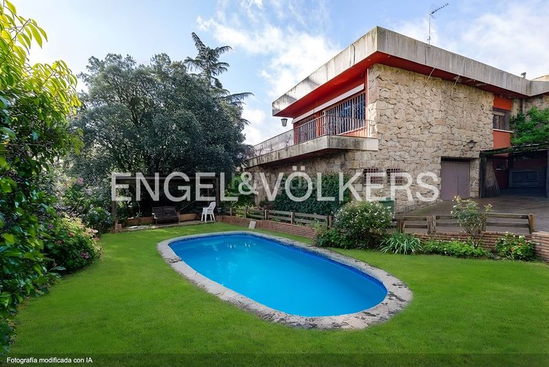 Foto 55cfa5fc-97bf-442c-a131-ec44014e21b6. Casa amb calefacció aparcament piscina a Parquelagos-Puente Nuevo Galapagar