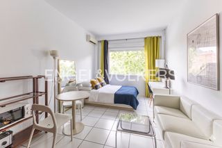 Location Appartement  Velázquez. Confortable y luminoso estudio el corazón de el viso en alquiler