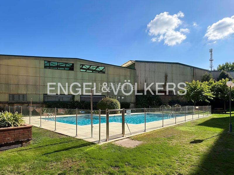Foto 4b7452cc-b9fc-4706-b3d5-e0b5368f2ec7. Pis amb calefacció aparcament piscina a Nueva España Madrid