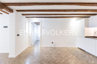 Location Appartement  Calle de los relatores. Acogedor piso de dos dormitorios reformado a estrenar en el cent