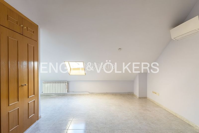 Foto 447b02c0-9e1d-4ddd-9045-917bd1b5e06b. Casa amb calefacció aparcament a Salvador Madrid