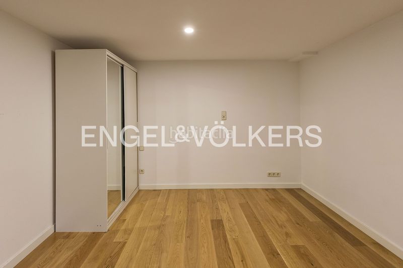 Foto ae9e7887-462e-44e1-b34c-71f305218838. Casa amb calefacció aparcament a Salvador Madrid