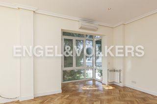 Miete Etagenwohnung in Colina. Tranquilo y luminoso piso en arturo soria, con tres dormitorios,