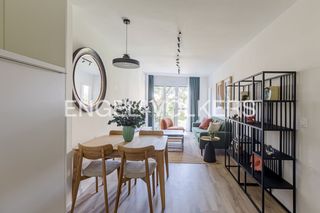 Location Appartement  Ronda de segovia. Obra nueva de 2 dormitorios, 2 baños, piscina, gym, coworking y