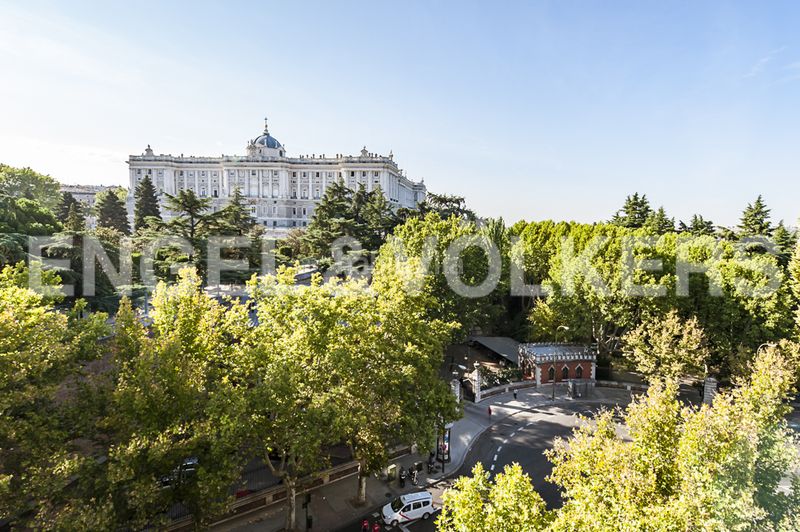 Foto e6a7e5dd-5cce-4ead-b45f-95f63073d6d3. Lloguer dúplex amb calefacció a Argüelles Madrid