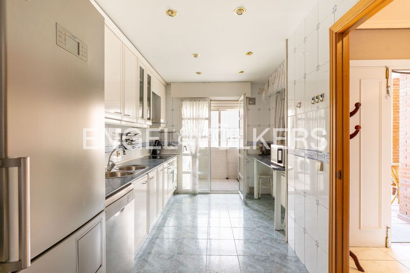 Foto 417270f8-2107-4266-bf57-a35e0c9faac2. Casa amb calefacció aparcament a Valdepelayo-Montepinos-Arroyo Culebro Leganés
