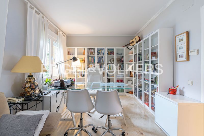 Foto 04e4e011-5936-40bb-bbe0-2a7dbf302d1f. Casa amb calefacció aparcament piscina a El Guijo-Colonia España Galapagar