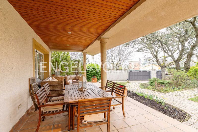 Foto 39072ca6-e939-4b55-913f-32c25fbc5f6e. Casa amb calefacció aparcament piscina a El Guijo-Colonia España Galapagar