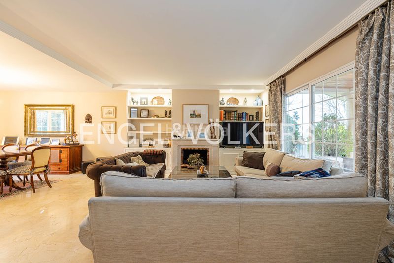 Foto 40fc2337-9a37-4009-867a-f03399b627d5. Casa amb calefacció aparcament piscina a El Guijo-Colonia España Galapagar