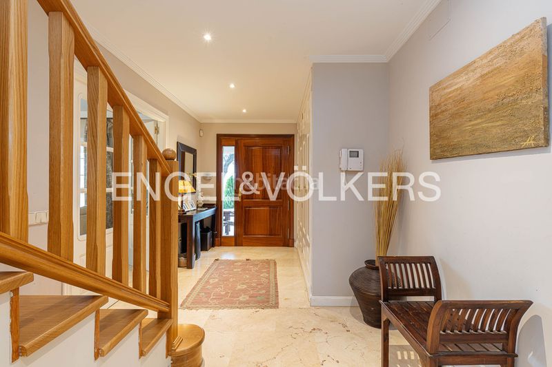 Foto 9048d779-3d17-4bc5-b212-be0853f25976. Casa amb calefacció aparcament piscina a El Guijo-Colonia España Galapagar