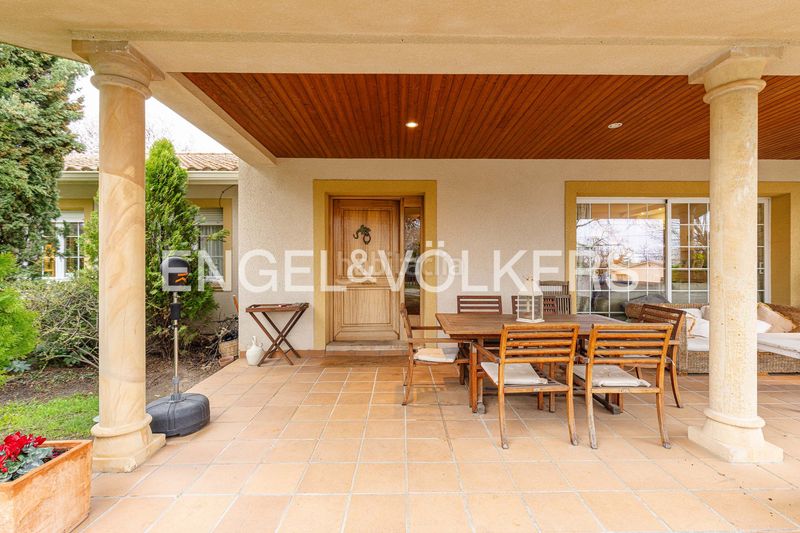 Foto abd747ee-75e5-46d9-a8e7-f0d867ff3bea. Casa amb calefacció aparcament piscina a El Guijo-Colonia España Galapagar