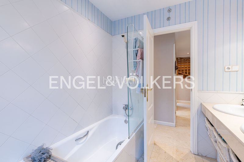 Foto ca2229a2-c044-4ca1-be21-a446560b2021. Casa amb calefacció aparcament piscina a El Guijo-Colonia España Galapagar