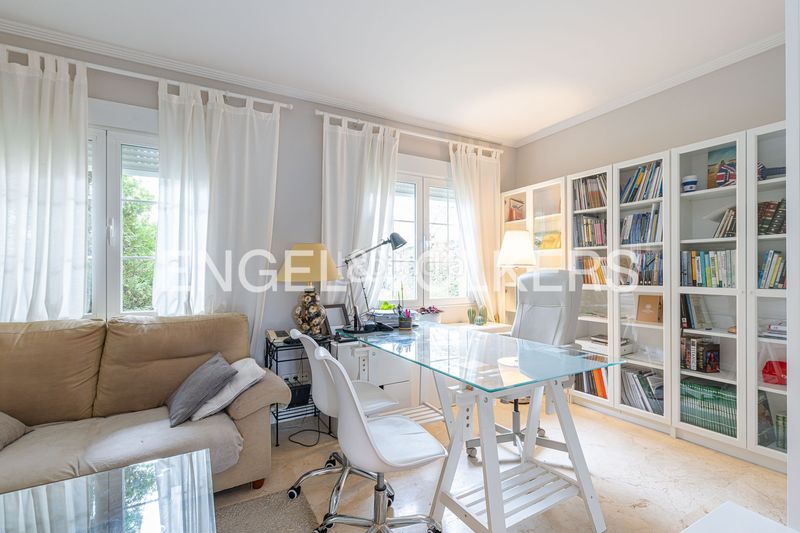 Foto f02bfafa-c8ac-4281-becb-ffa35c7467c2. Casa amb calefacció aparcament piscina a El Guijo-Colonia España Galapagar