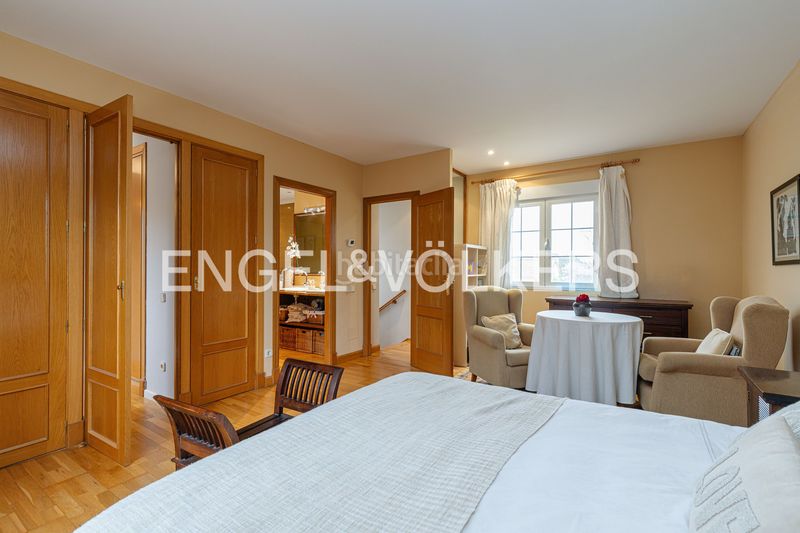 Foto fc4159c1-edc0-462e-b5fe-7513858819fa. Casa amb calefacció aparcament piscina a El Guijo-Colonia España Galapagar