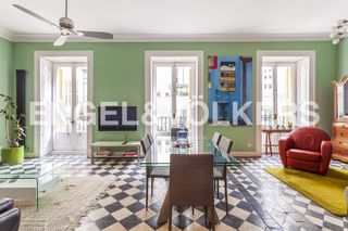 Alquiler Piso en Embajadores-Lavapiés. Espectacular piso de lujo exterior en alquiler