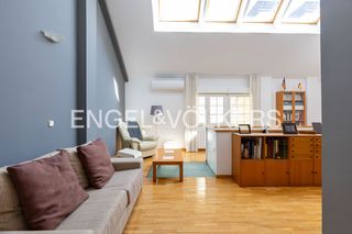Semi detached house in Somosaguas. Luminoso chalet en colonia de los angeles