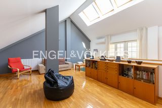 Casa en Somosaguas. Luminoso chalet en colonia de los angeles