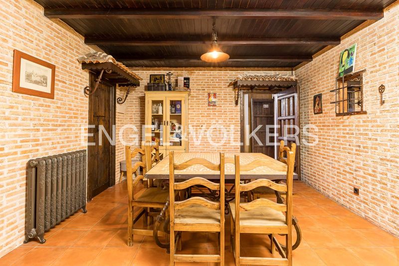 Foto a68d0d15-8e70-428f-bde1-a012e67c6738. Casa amb calefacció aparcament a Centro Navalcarnero