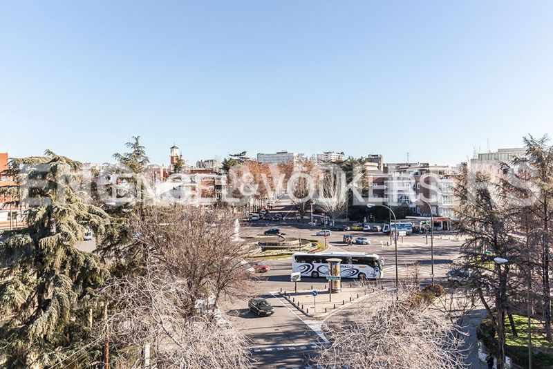 Foto ad1a01c8-73e0-4280-ba2c-b0a78b04b2a2. Pis amb calefacció aparcament a El Viso Madrid