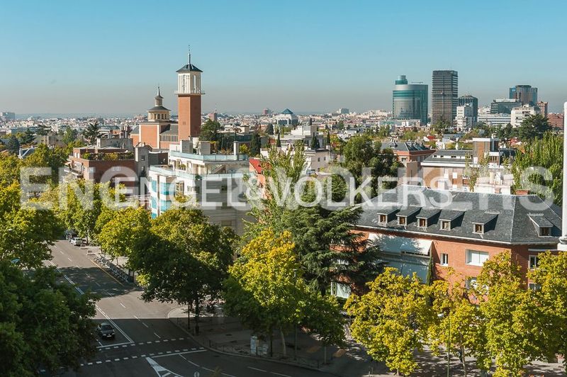 Foto c74b1c65-5c1e-431f-ae75-7d0f774a1075. Pis amb calefacció aparcament a El Viso Madrid