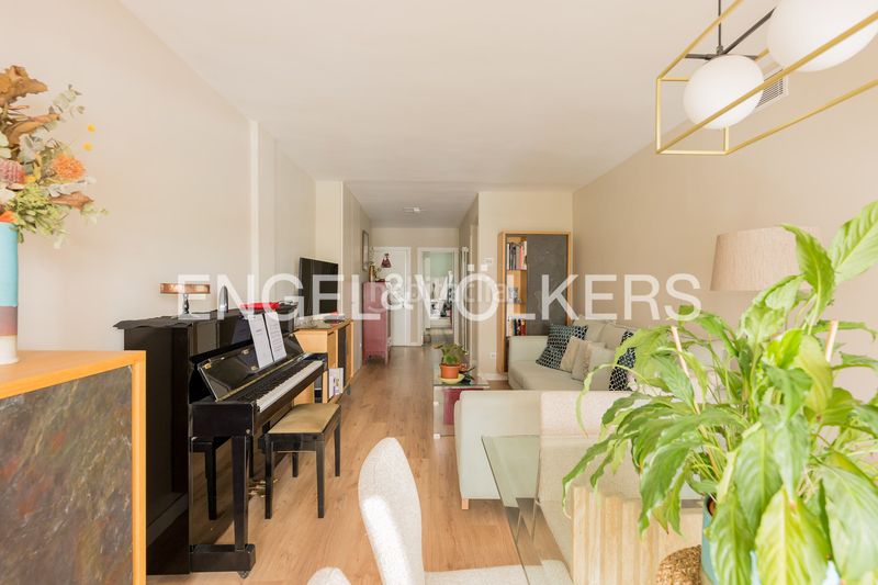 Foto 11b181db-60c4-4ca3-aab7-4f556624117f. Pis amb calefacció aparcament piscina a Pacífico Madrid