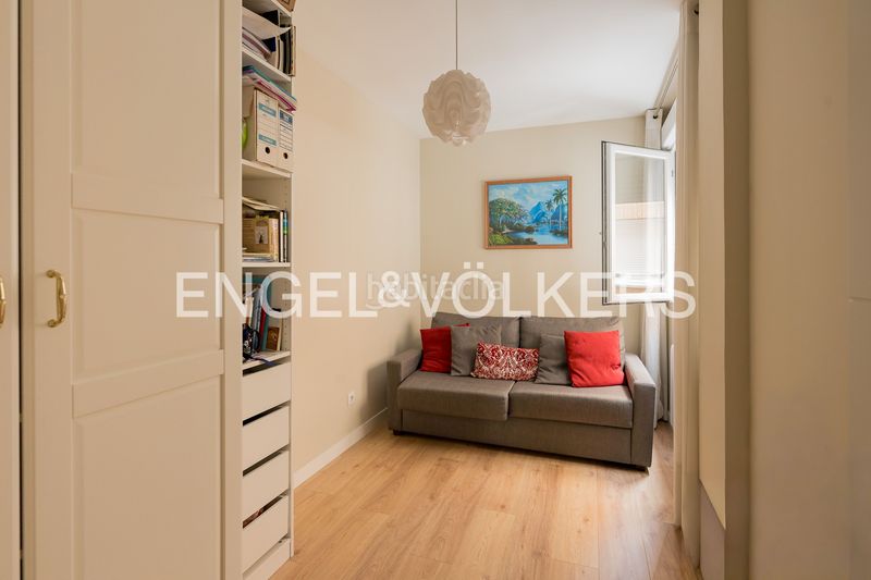 Foto 1c61aba1-dccd-4e04-88b7-ddd95e28ac95. Pis amb calefacció aparcament piscina a Pacífico Madrid