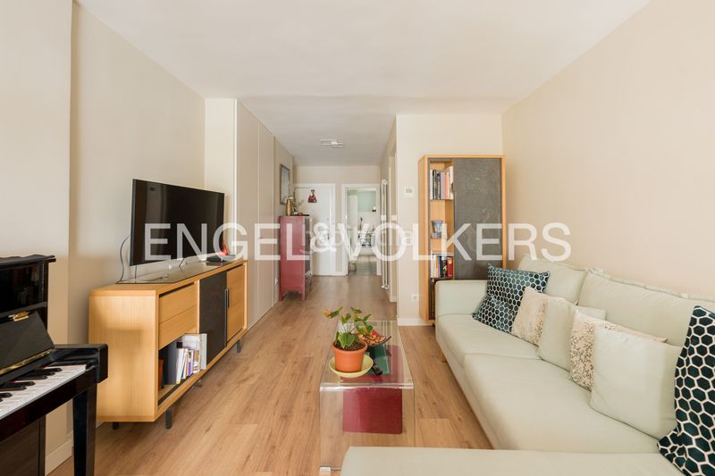 Foto 5ed47ce8-a1c0-40fd-a581-df8e7d71ba2a. Pis amb calefacció aparcament piscina a Pacífico Madrid