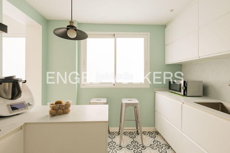 Foto aacf23fe-713c-485f-928c-a30a13bce62a. Pis amb calefacció aparcament piscina a Pacífico Madrid