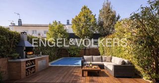 Maison à Norte. Magnifico chalet adosado con piscina en pozuelo de alarcón