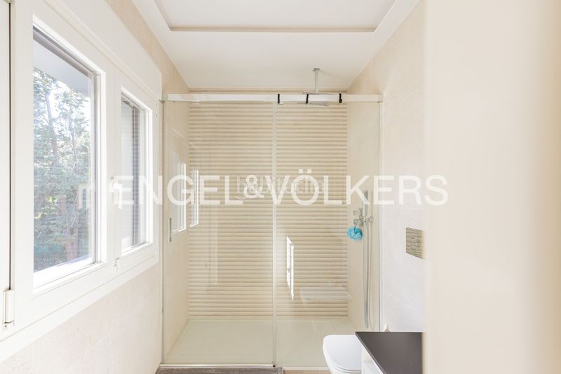 Foto a25cefff-20fc-40ce-b0d9-1c09180bac85. Casa amb calefacció aparcament piscina a El Guijo-Colonia España Galapagar