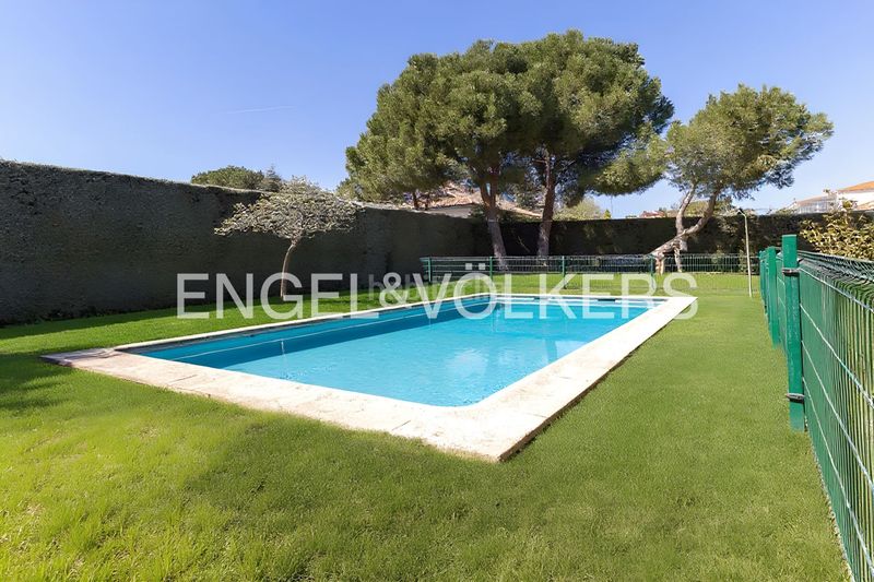 Foto fa3a15fe-c948-4b1d-b53b-52720ad08ee9. Casa amb calefacció aparcament piscina a El Olivar de Mirabal Boadilla del Monte