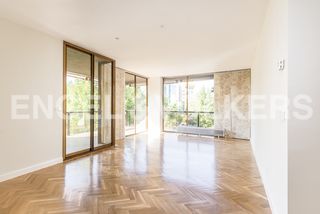 Lloguer Pis  Calle de ramírez de arellano. Amplio y muy luminoso  piso con terraza