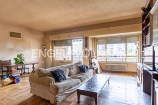 Pis a El Viso. Exclusiva oportunidad para crear una vivienda única en velázquez