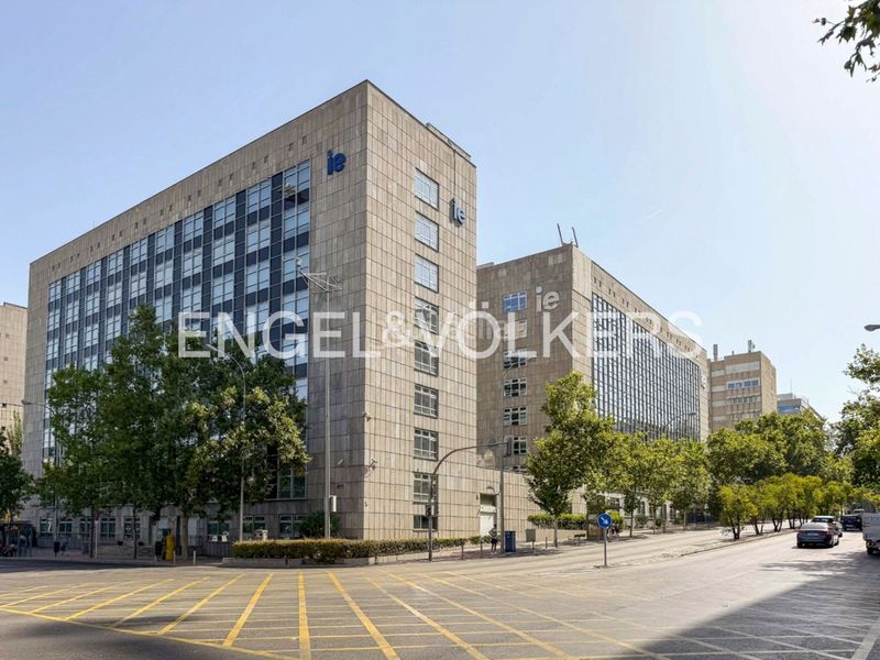 Foto aca4e4c9-7694-44b2-8ea3-3d0dbd93c23e. Pis amb calefacció a El Viso Madrid
