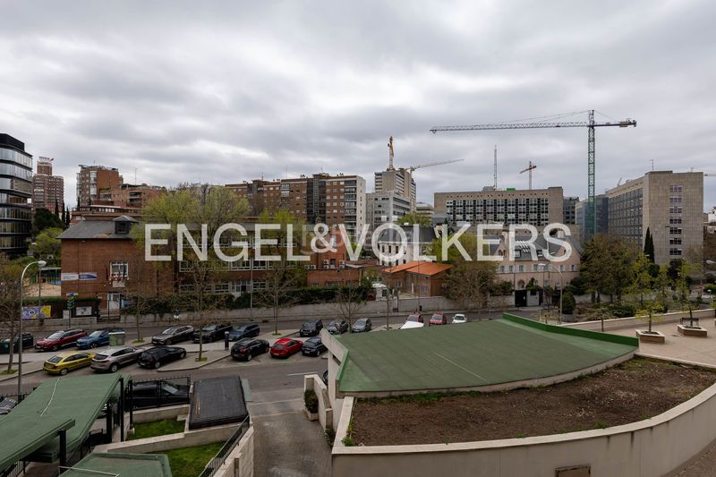 Foto c3f5a56a-7759-448a-9f9f-1928eee9150b. Pis amb calefacció a El Viso Madrid