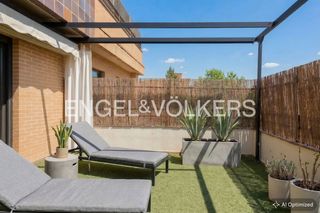 Appartamento  Avenida de la vega. Excelente piso tercero con gran terraza en avenida de la vega, a