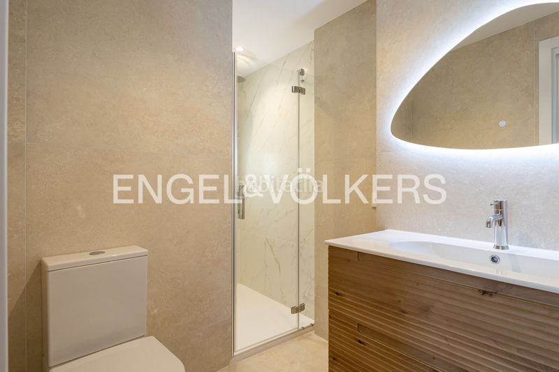 Foto 860c4ece-24bb-4977-b848-34cc5b24b4f5. Pis amb calefacció a Embajadores-Lavapiés Madrid