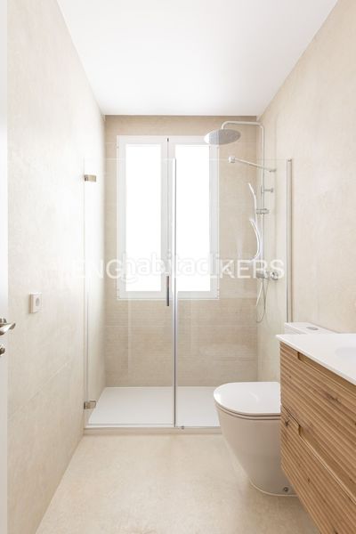 Foto b3c3999f-0c0b-4008-81c7-605183aeced5. Pis amb calefacció a Embajadores-Lavapiés Madrid