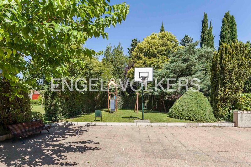 Foto 18fe0275-151f-42af-bb32-987e84ca3472. Pis amb calefacció aparcament a Castilla Madrid