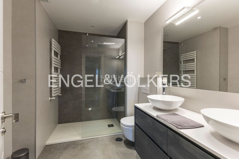 Foto 23d42824-03c9-49e2-acec-cbc96c5308e4. Pis amb calefacció aparcament a Castilla Madrid