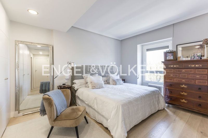 Foto 4caf588f-4b82-4399-ba0e-81e45ca32cd9. Pis amb calefacció aparcament a Castilla Madrid