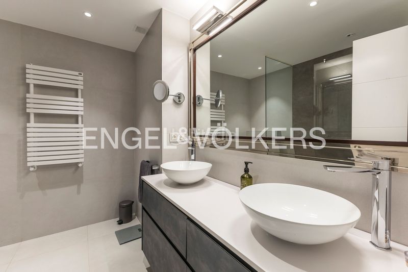 Foto c32821bf-23bc-4e40-a213-c01388d08c4f. Pis amb calefacció aparcament a Castilla Madrid