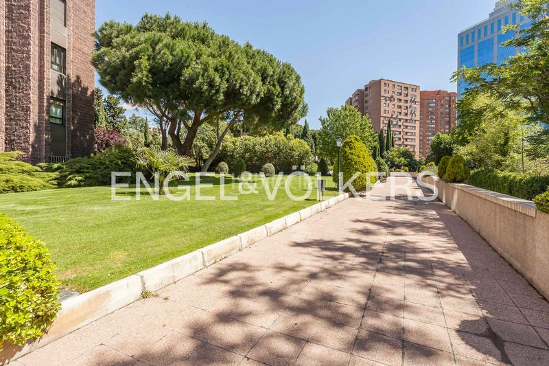 Foto c511de27-4798-4f8c-af00-627e7e0e879a. Pis amb calefacció aparcament a Castilla Madrid