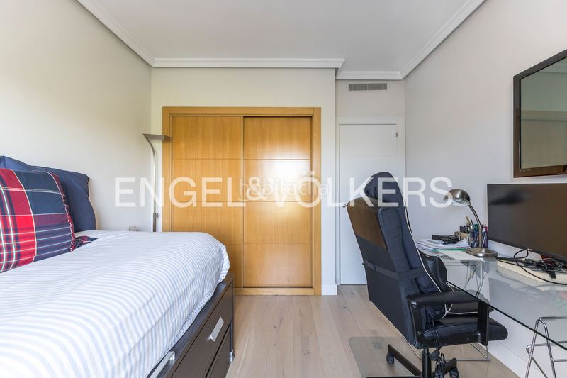 Foto fbc3a7db-8d82-45d1-8057-aeaf3ed2d7cd. Pis amb calefacció aparcament a Castilla Madrid