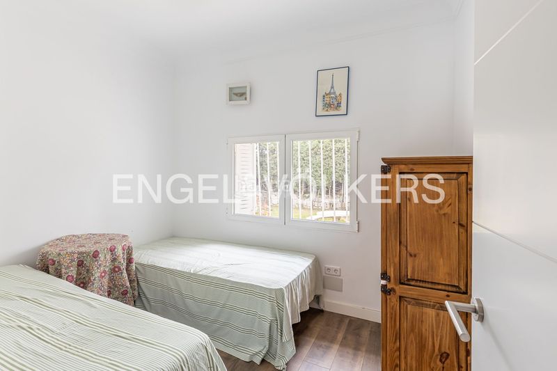 Foto 27518dc5-d235-4043-b8f7-54b247a2f071. Casa amb calefacció aparcament piscina a Cabrera (La)