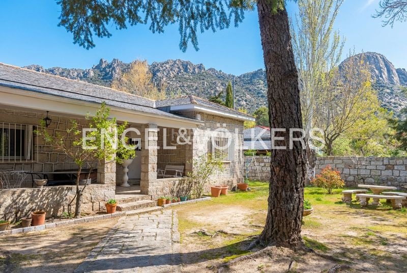 Foto 580101ba-06fc-4f47-83da-50b783bb4427. Casa amb calefacció aparcament piscina a Cabrera (La)