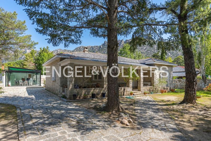 Foto 6d1e404a-1574-46cf-81a2-d647e994435c. Casa amb calefacció aparcament piscina a Cabrera (La)